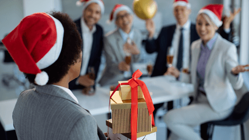Налоговые последствия организации за новогодние подарки контрагентам
